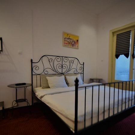Casa Ado Aparthotel Oradea Buitenkant foto